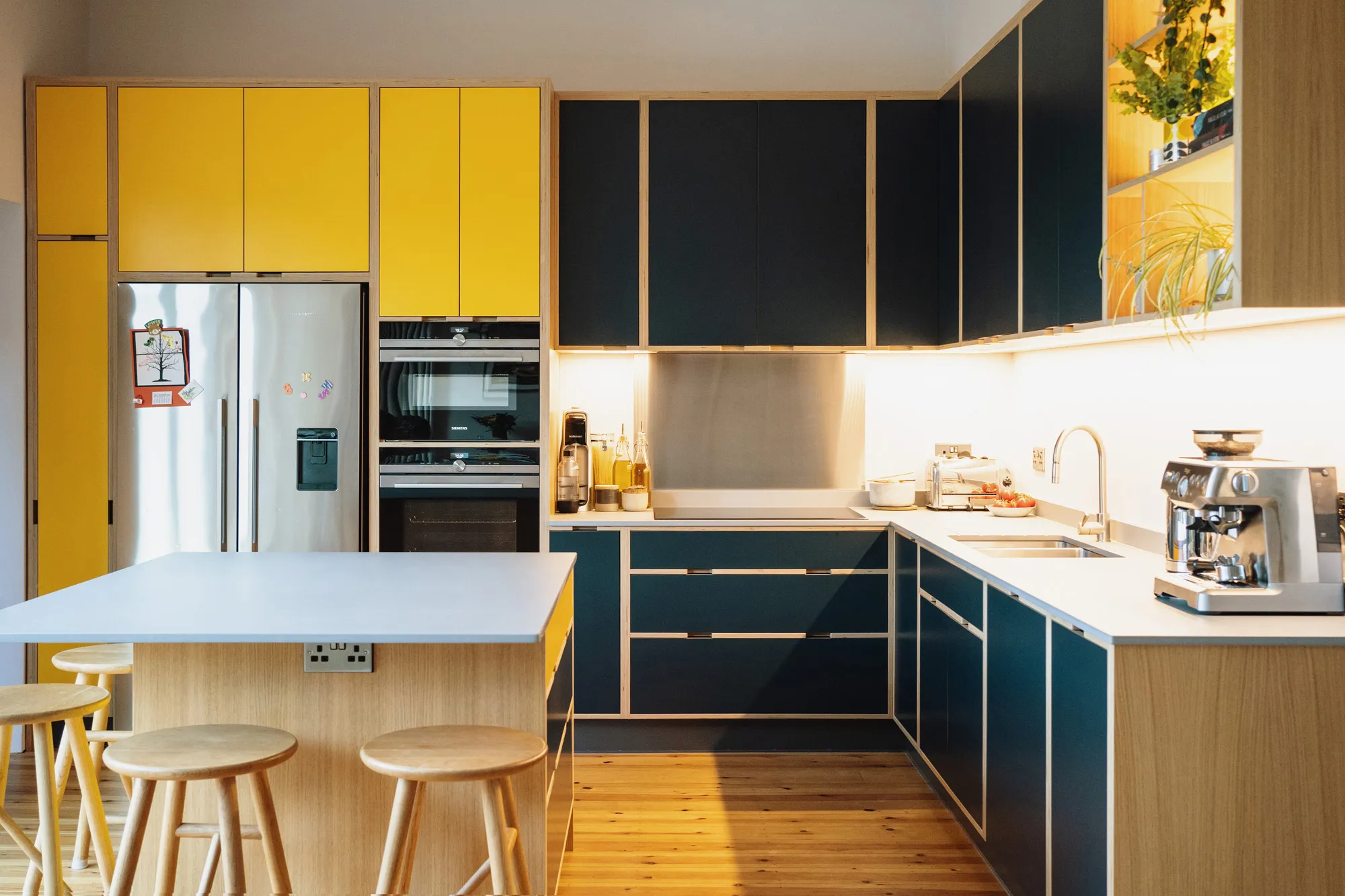 فني تركيب مطابخ حي الناصرية الرياض . 0597619058